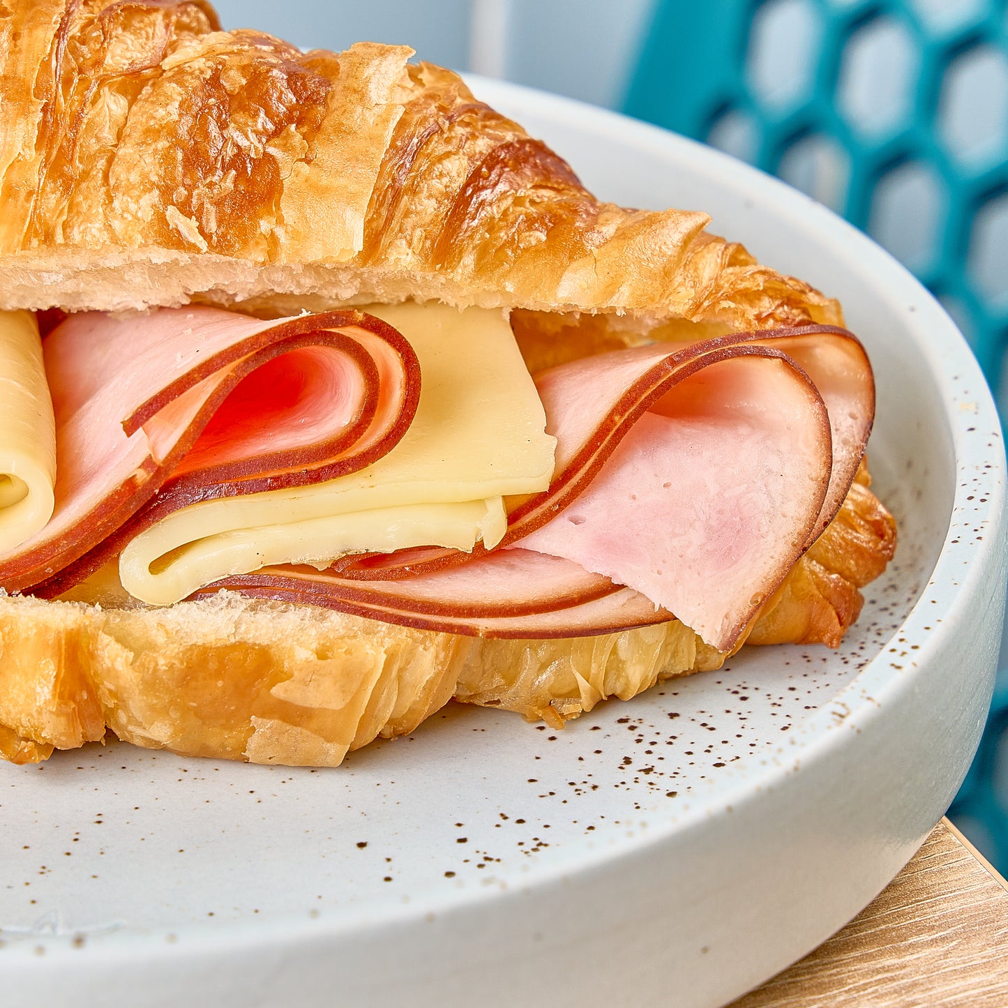 Croissant de jamón & queso