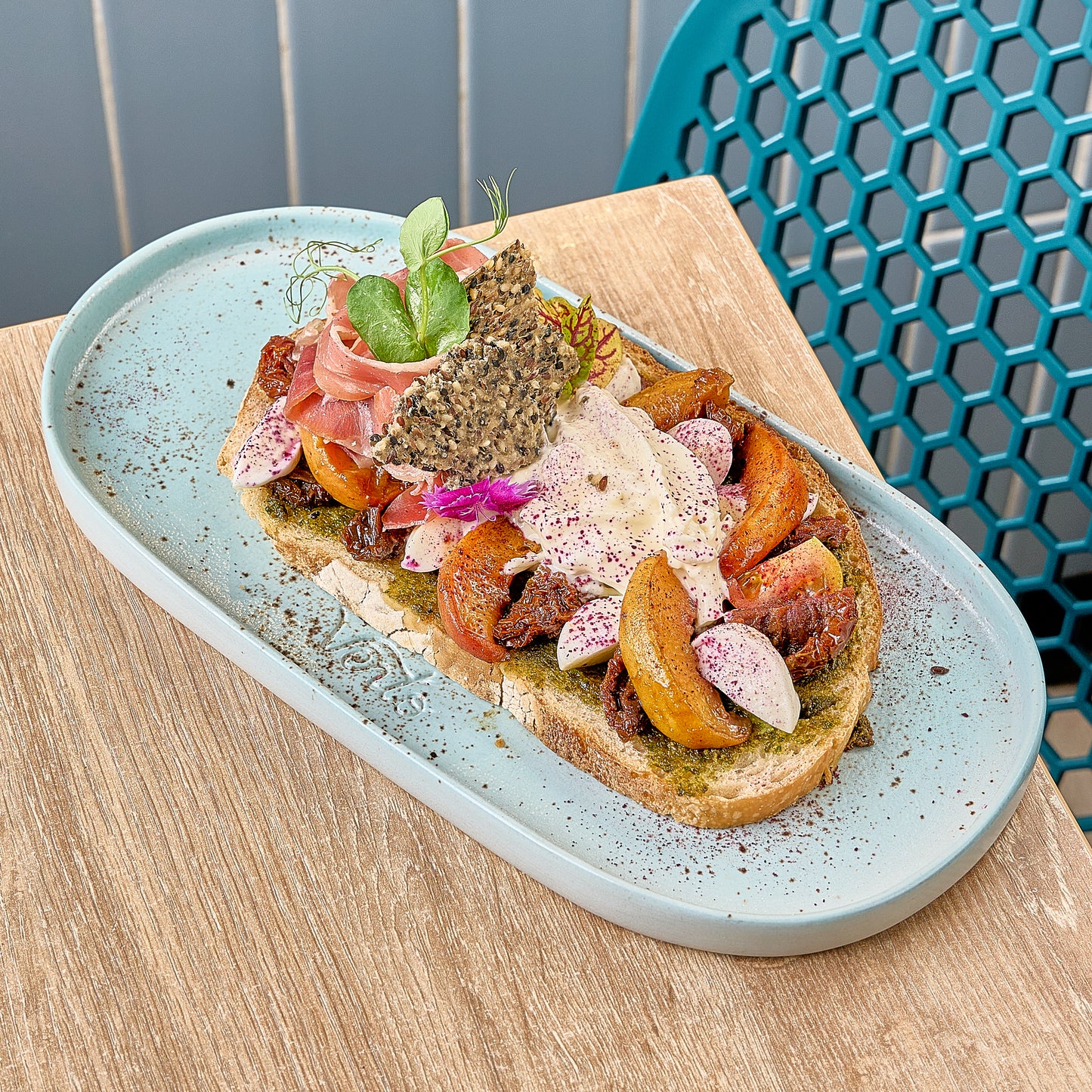 Tostada de Serrano & Pesto